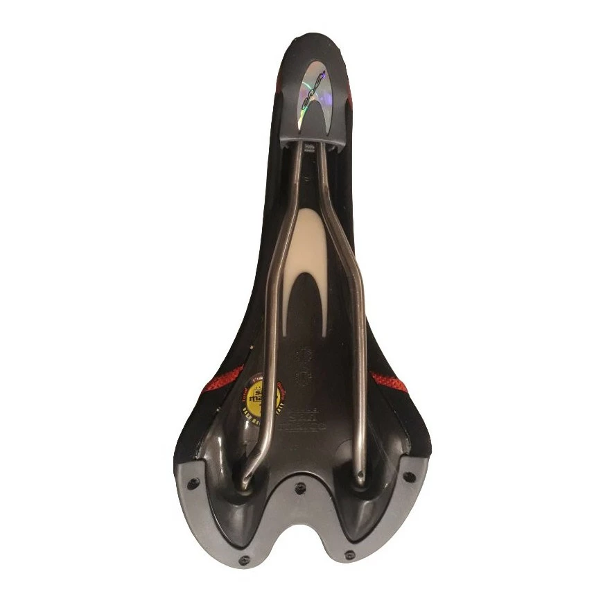 Selle San Marco Era K Titanium Rouge Et Noire 6 Selle San Marco Era K Titanium Rouge Et Noire – Image 4